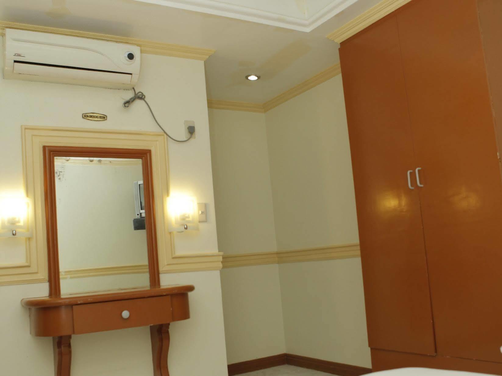 Golden Palace Hotel Tagum Exterior foto